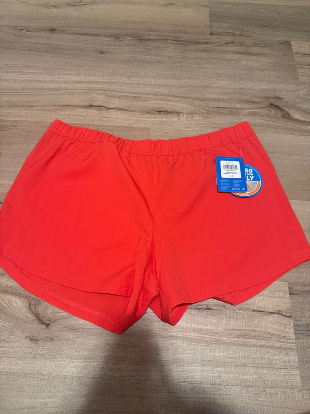 NWT Columbia Red 4” Women’s Omni Shade Shorts